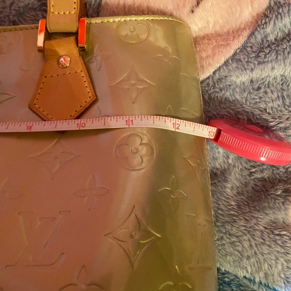 Authentic Louis Vuitton Houston vernis LV Purse - Picture 9 of 16